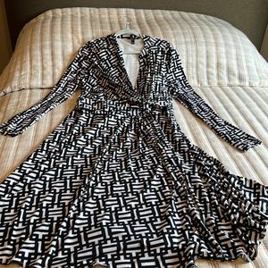 Long Tall Sally Black and White Long-Sleeved Dress with waist knot